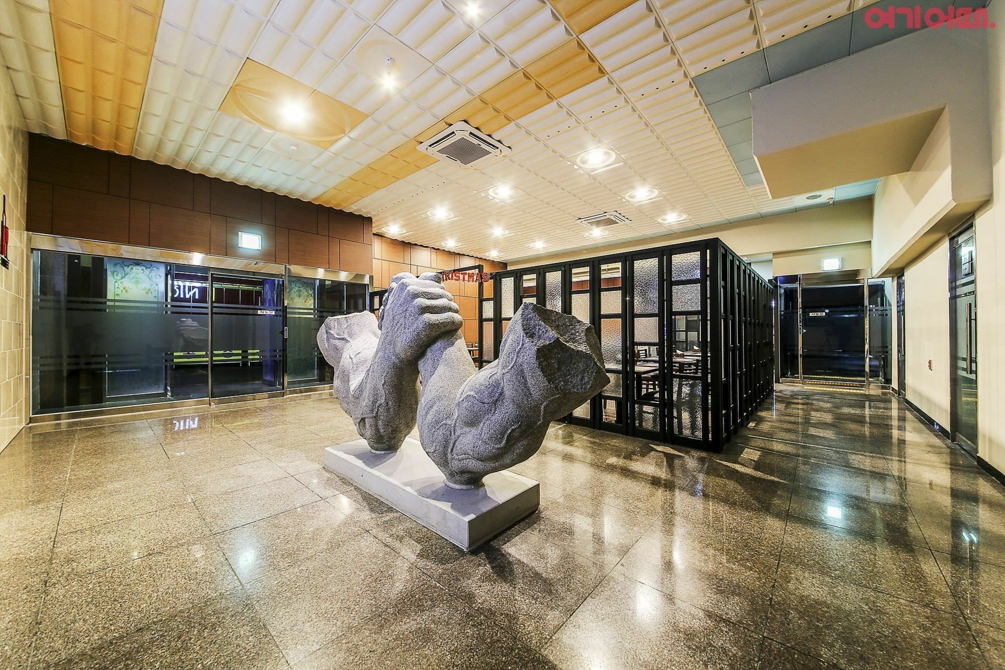 Nice Hotel Uijeongbu Exterior foto